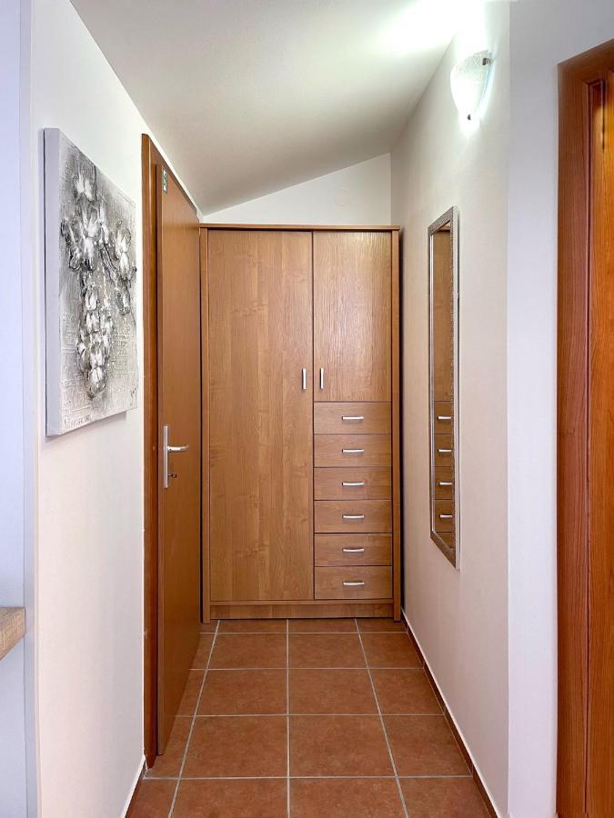Apartment Lady Daniela Mit Meerblick In ลอฟราน ภายนอก รูปภาพ