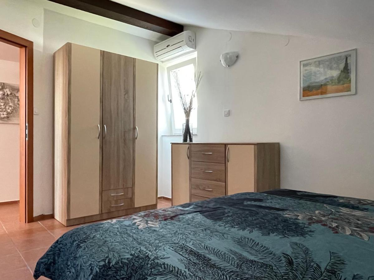 Apartment Lady Daniela Mit Meerblick In ลอฟราน ภายนอก รูปภาพ